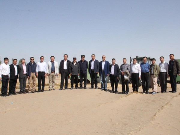 中国林学会“多功能固沙集成技术装备创制与应用”项目科技成果评价会在全国荒漠化防治（机械治沙工程）试验示范基地 成功举办