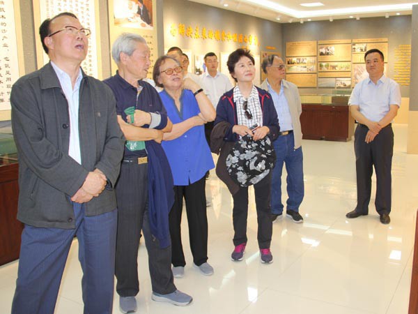 中国科协原副主席、中国生物多样性保护与绿色发展基金会名誉理事长刘恕一行调研全国荒漠化防治（机械治沙工程）试验示范基地