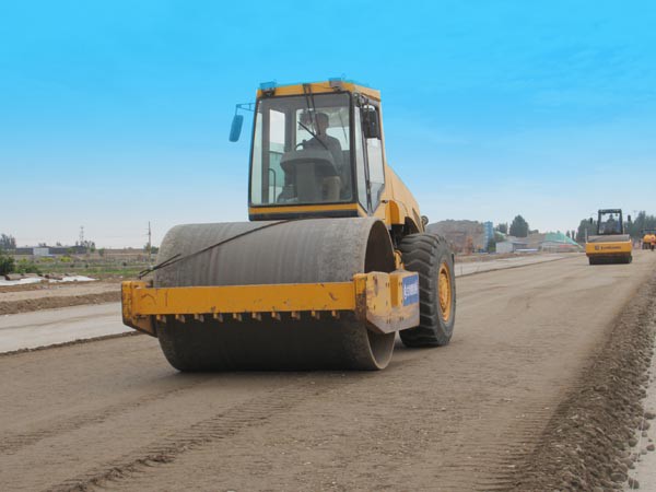 攻坚克难抢工期 喜迎国庆献厚礼 武威北二环项目施工如火如荼进行