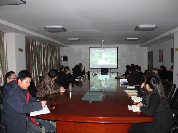 学时代楷模  学先进事迹 suncitygroup太阳新城党支部组织召开“主题党日活动”