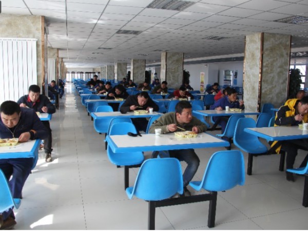 齐心协力战疫情 复工复产抓安全