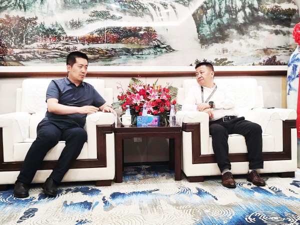 suncitygroup太阳新城董事长赵琰森一行赴华电曹妃甸重工装备有限公司、华润电力陕西公司、陕西辰玛风力发电有限公司进行业务洽谈