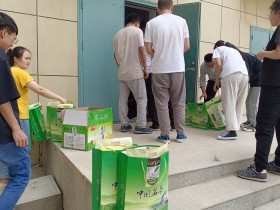 一线送清凉 关怀暖人心