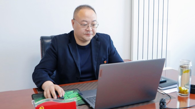 不负耕耘 争做时代奋斗者——记甘肃建投2023—2024年劳动模范 李万荣